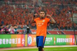 世界杯在哪买球 -克雷(léi)桑(sāng)神仙助攻破(pò)门！边路传中斬(zhǎn)获赛季客场首球，韓(hán)鵬(péng)冷静无喜色